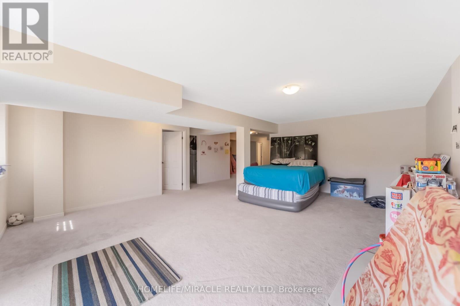 14 ABERCROMBIE CRESCENT - 44