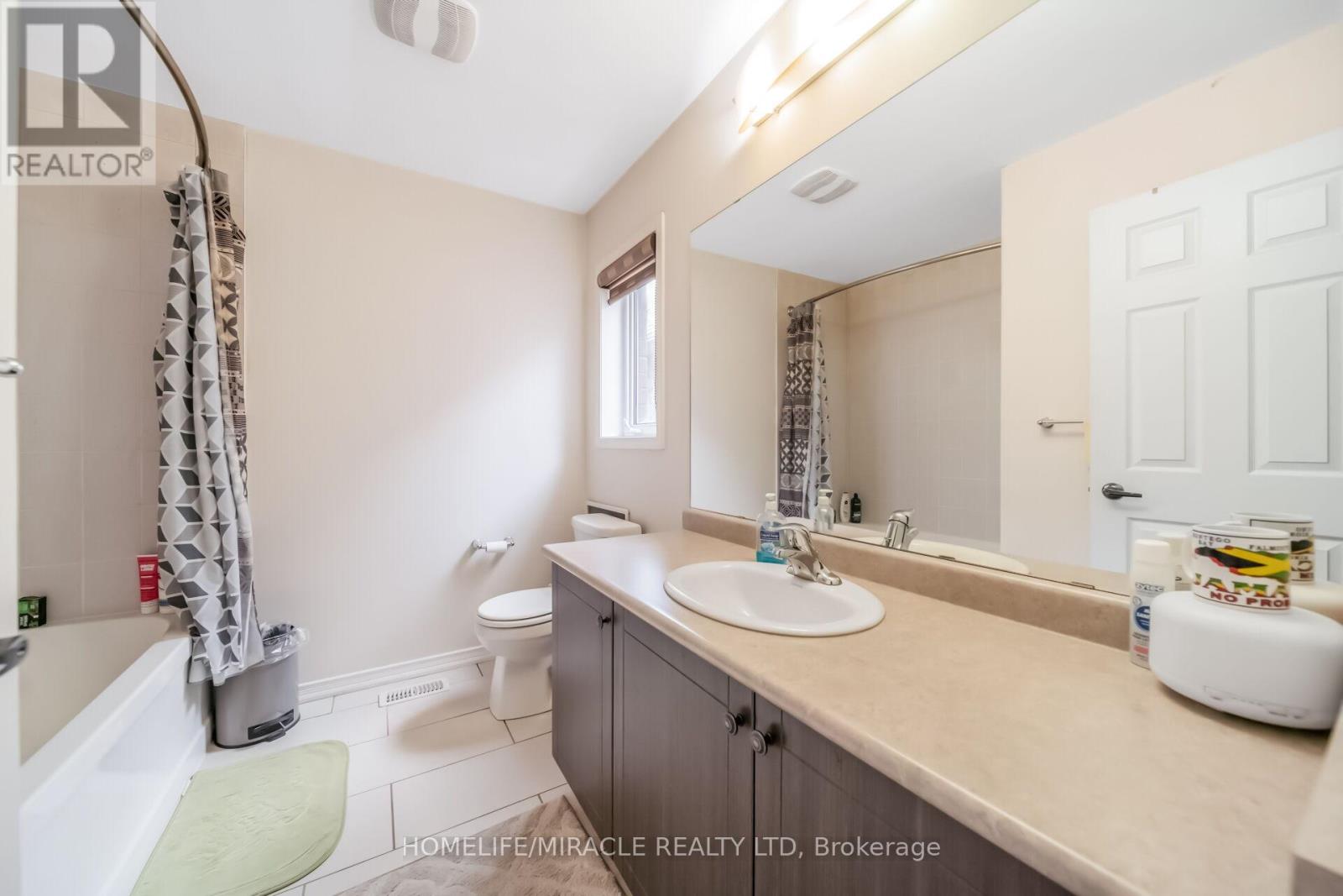 14 ABERCROMBIE CRESCENT - 36