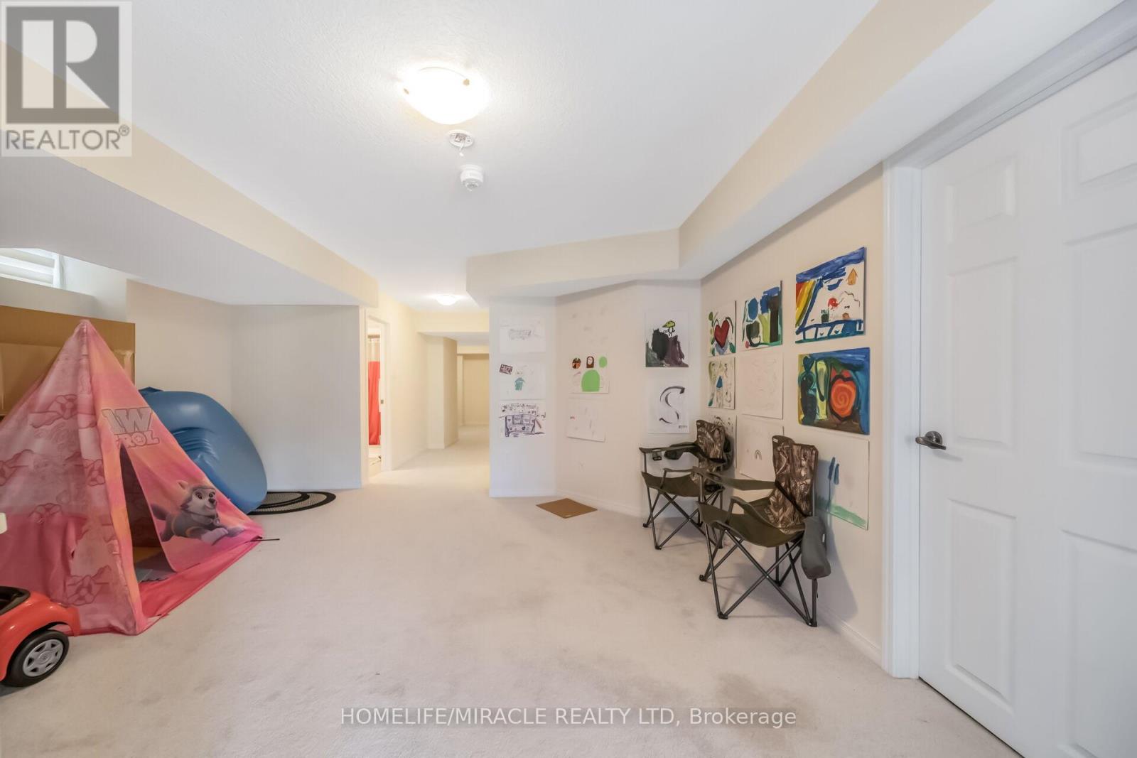 14 ABERCROMBIE CRESCENT - 42