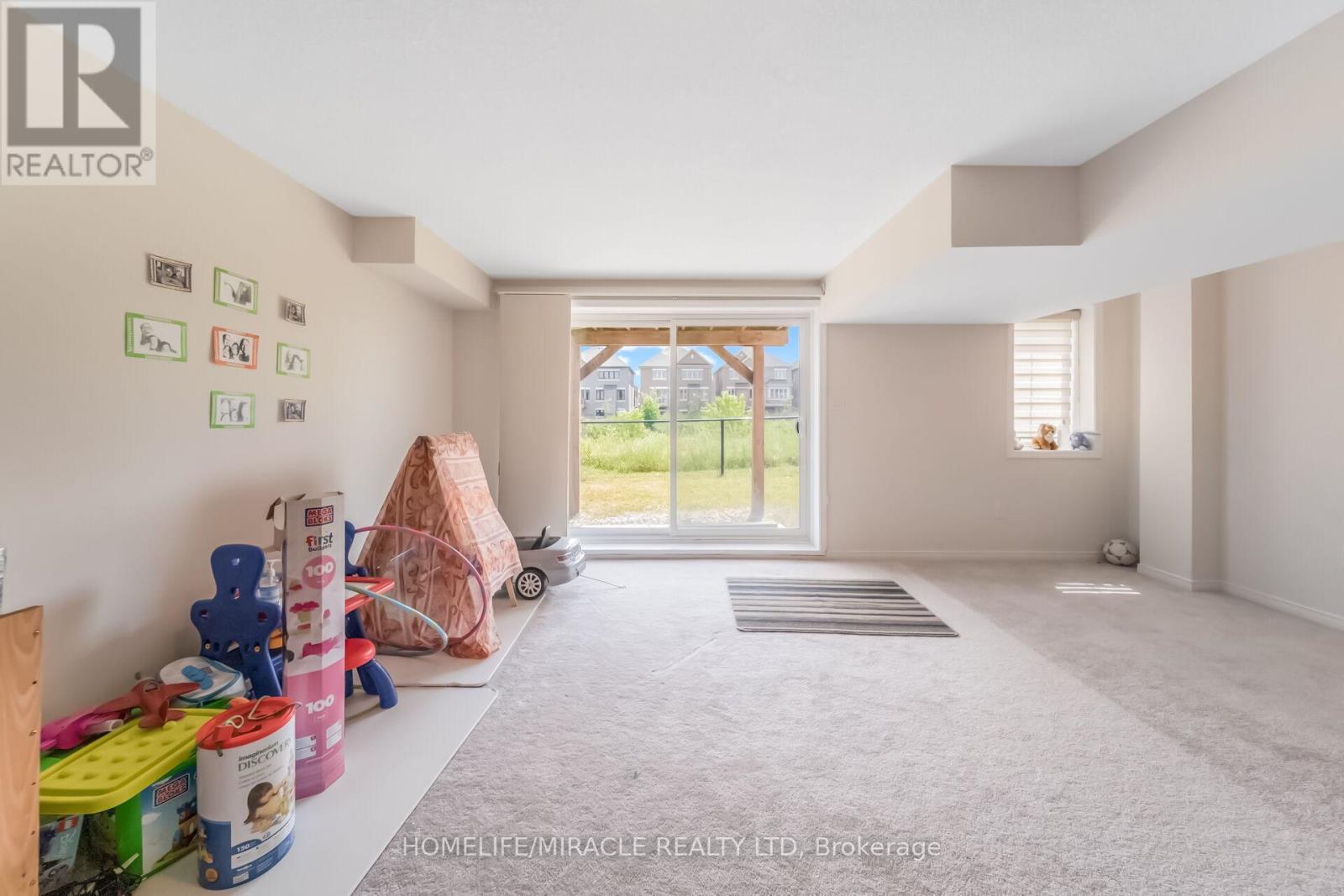 14 ABERCROMBIE CRESCENT - 45