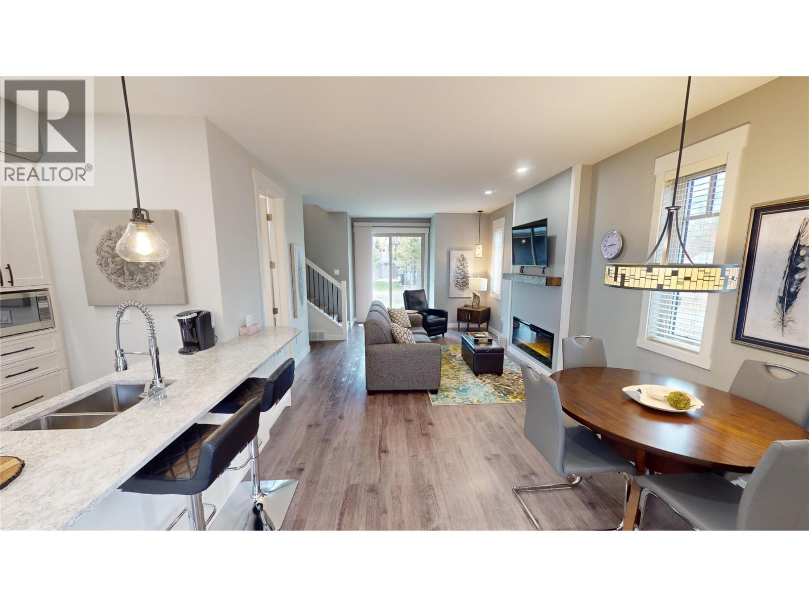 #920 900 BIGHORN Boulevard - Image 4