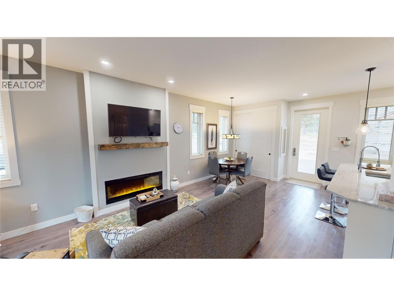 #920 900 BIGHORN Boulevard - 1