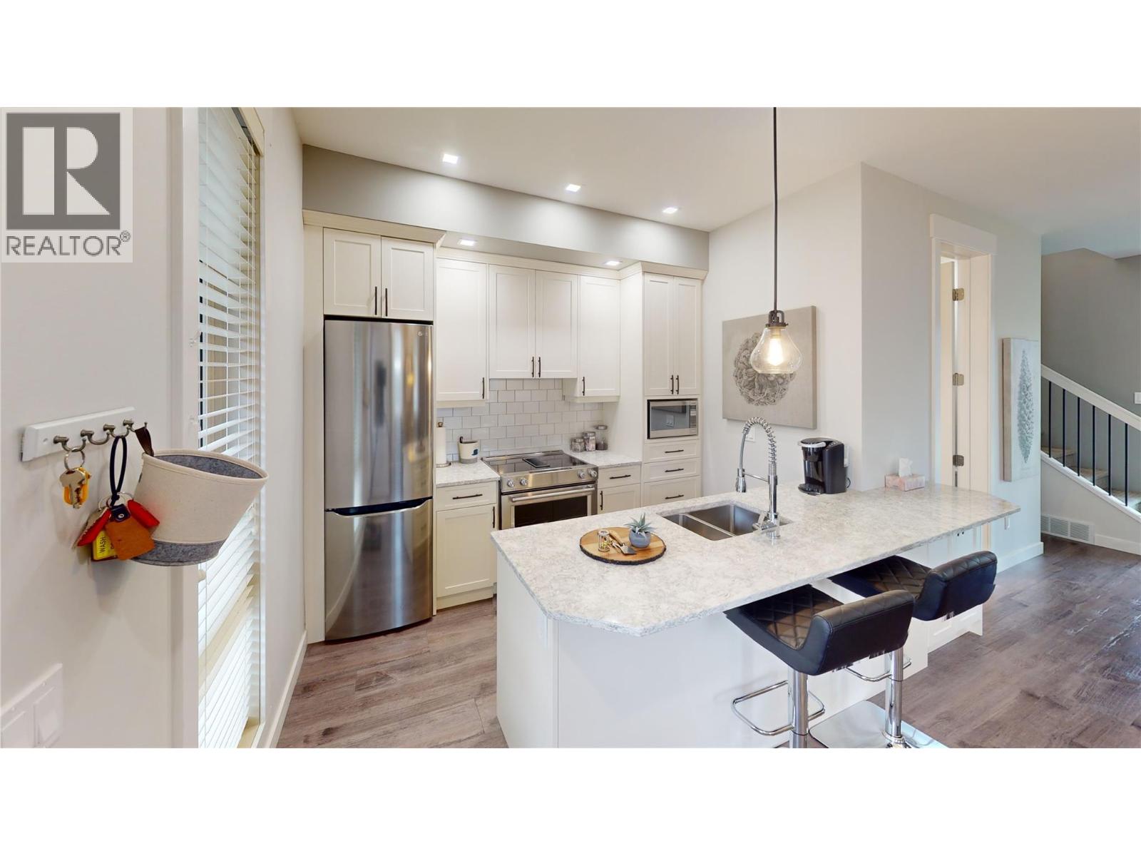 #920 900 BIGHORN Boulevard - 15