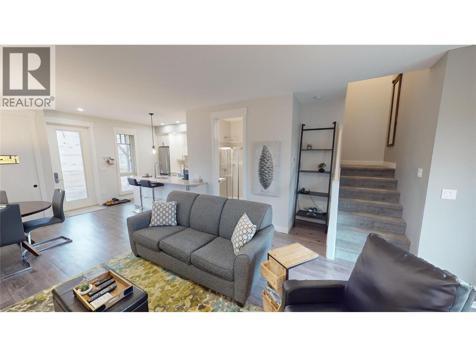 #920 900 BIGHORN Boulevard - Image 8