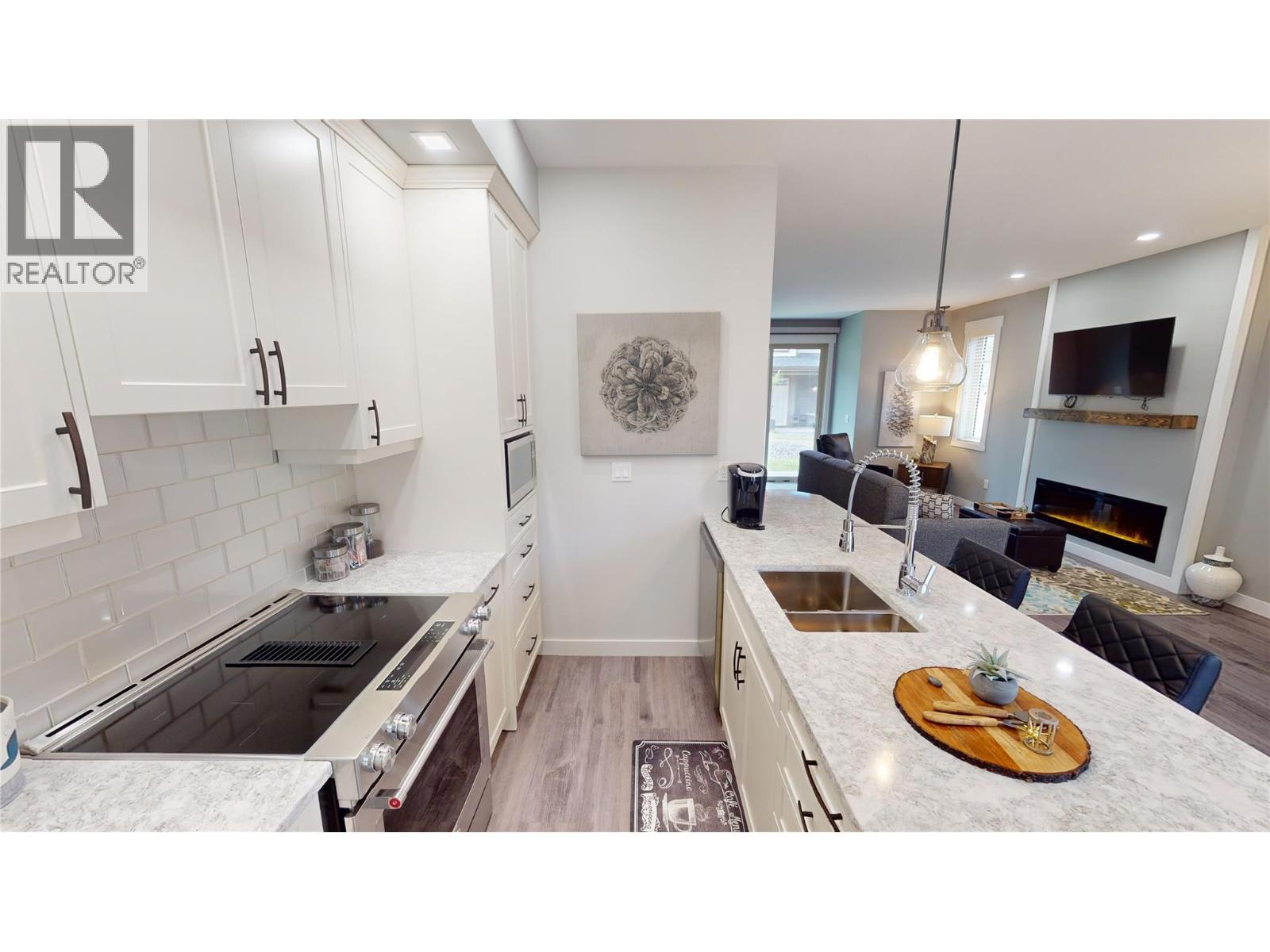 #920 900 BIGHORN Boulevard - Image 5