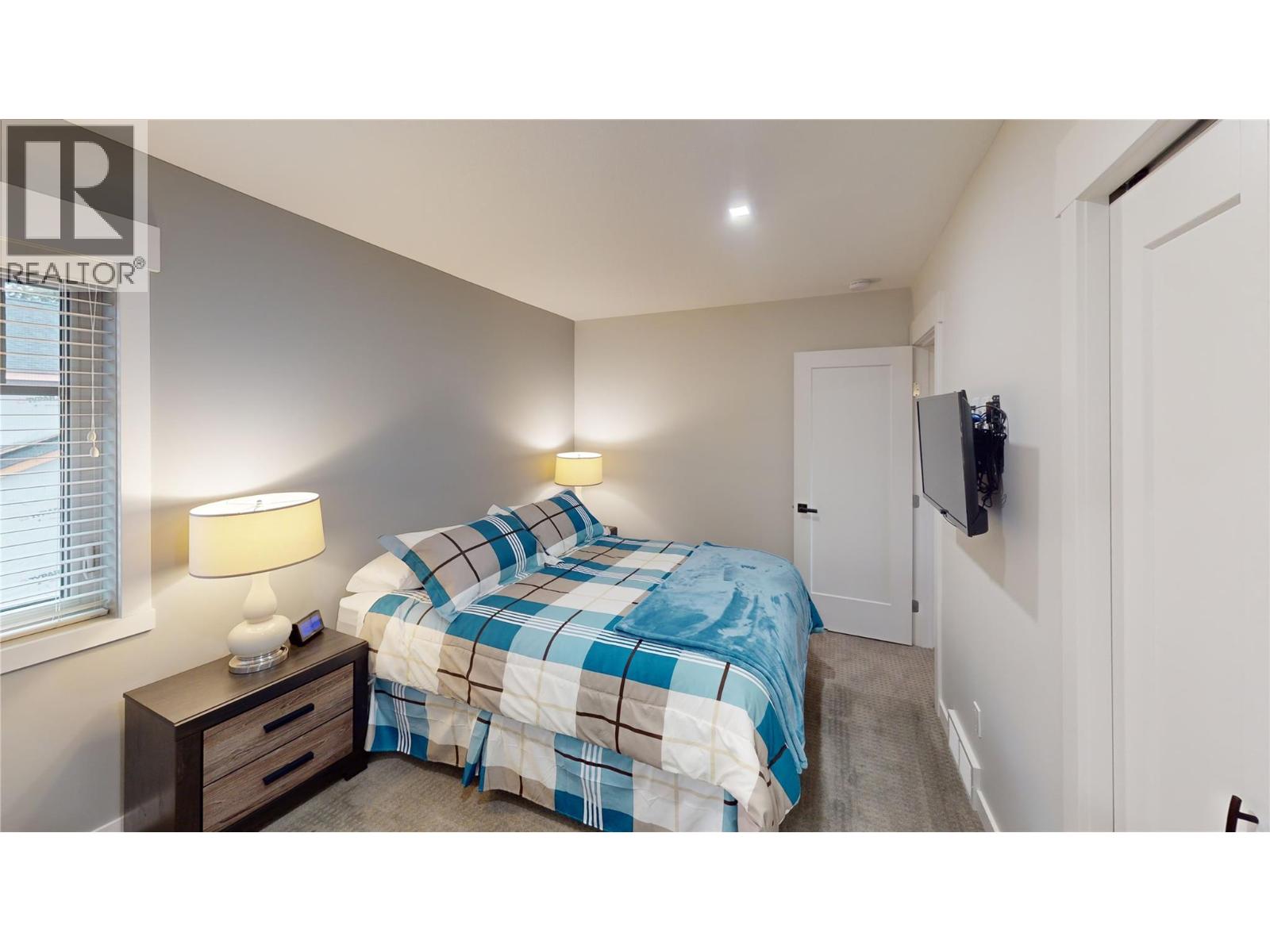 #920 900 BIGHORN Boulevard - Image 21
