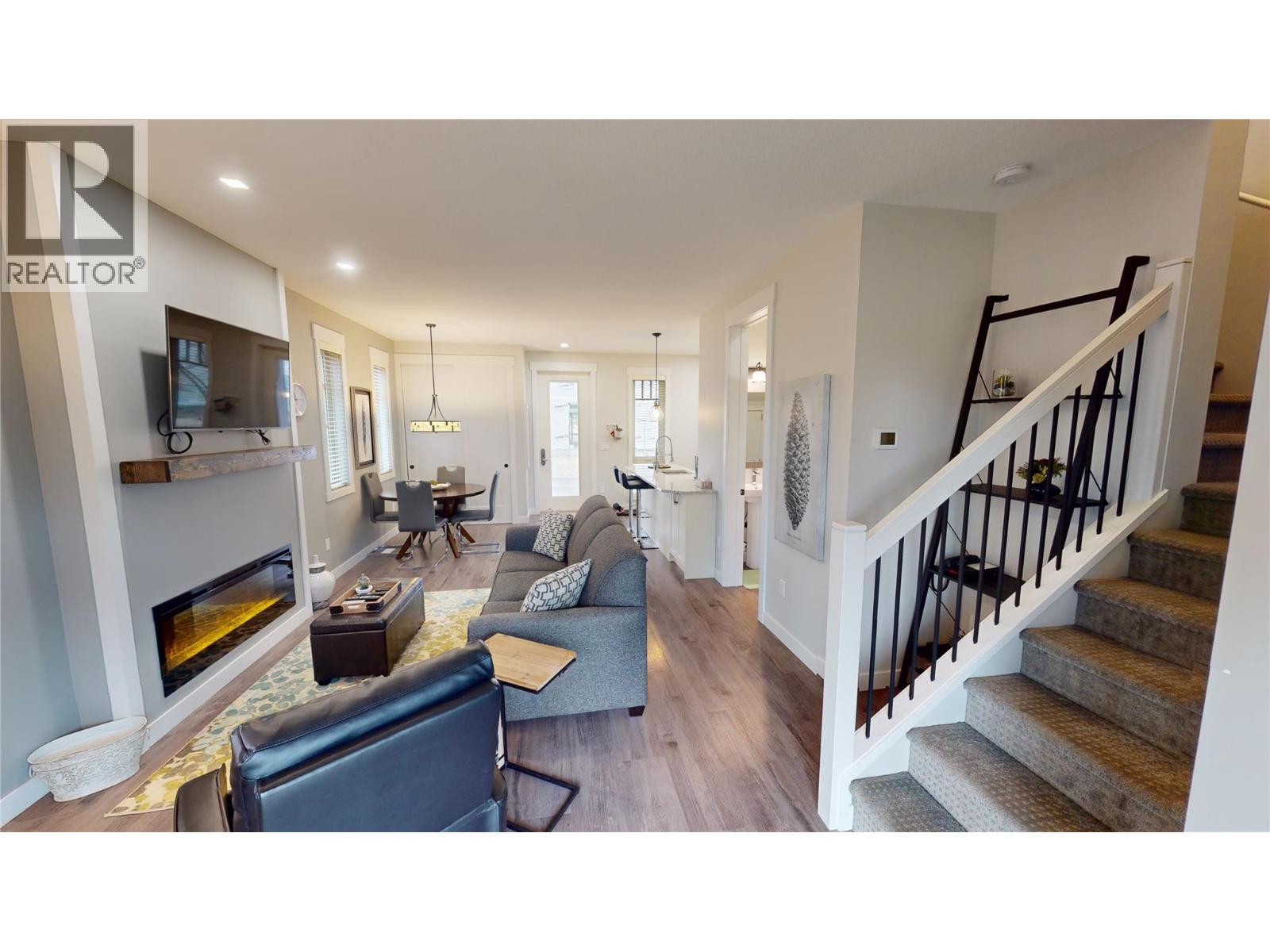 #920 900 BIGHORN Boulevard - Image 9