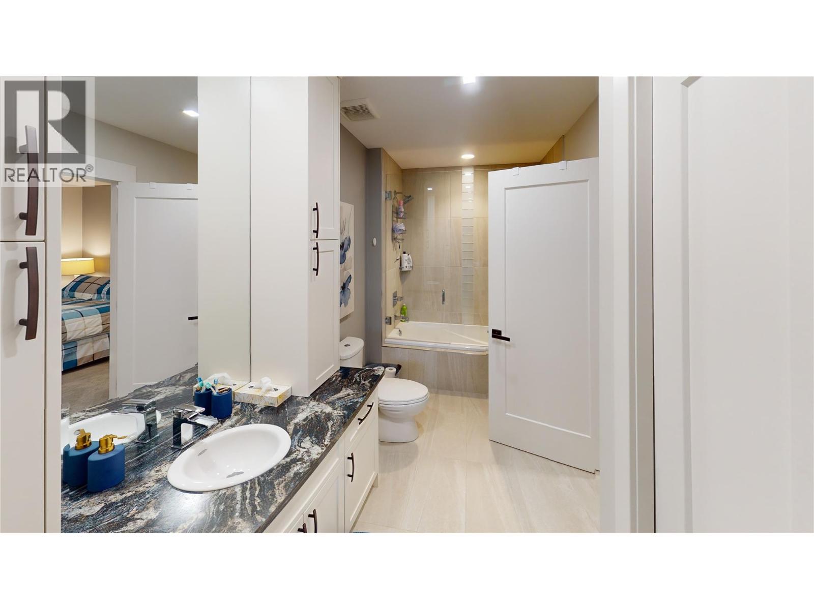#920 900 BIGHORN Boulevard - 23
