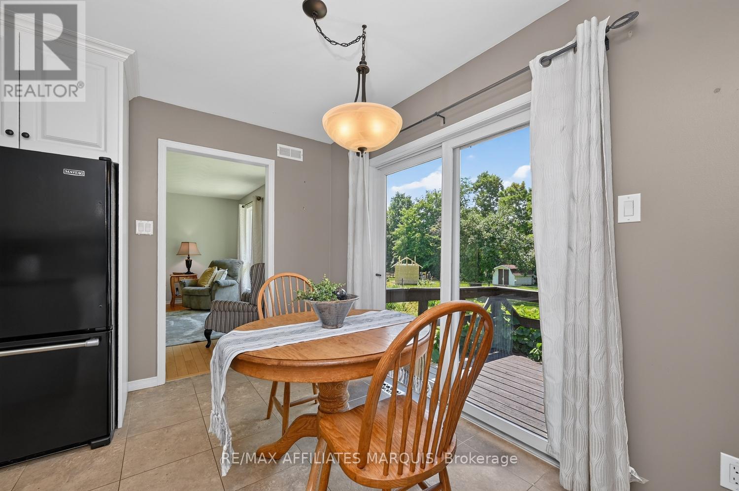 4 DAVIS LANE - 13