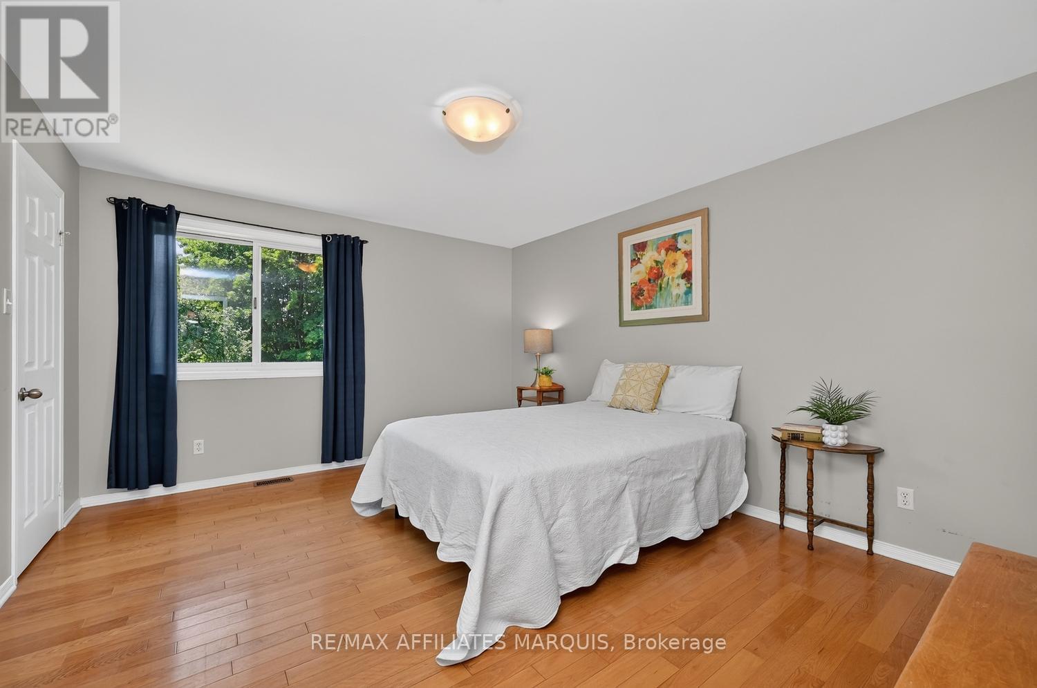 4 DAVIS LANE - 16