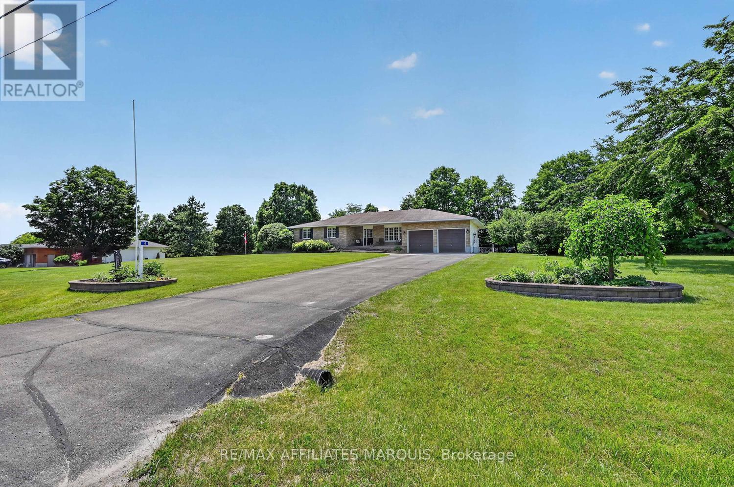 4 DAVIS LANE - 2