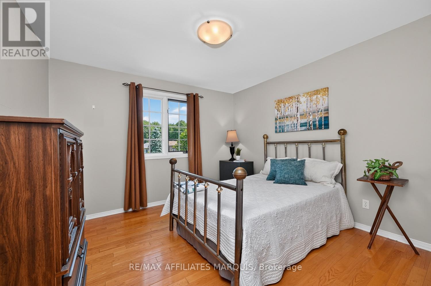 4 DAVIS LANE - 20