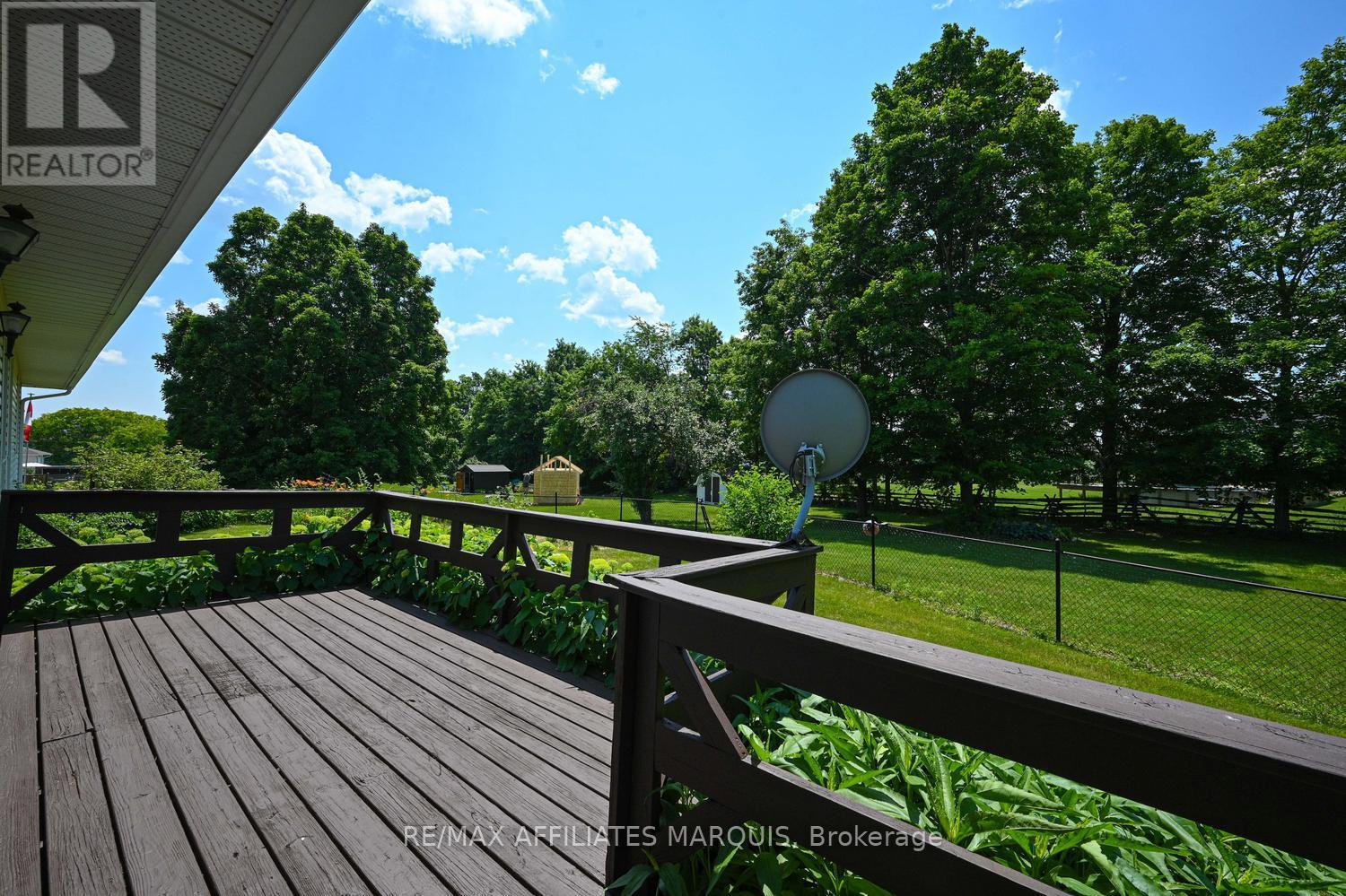 4 DAVIS LANE - 34