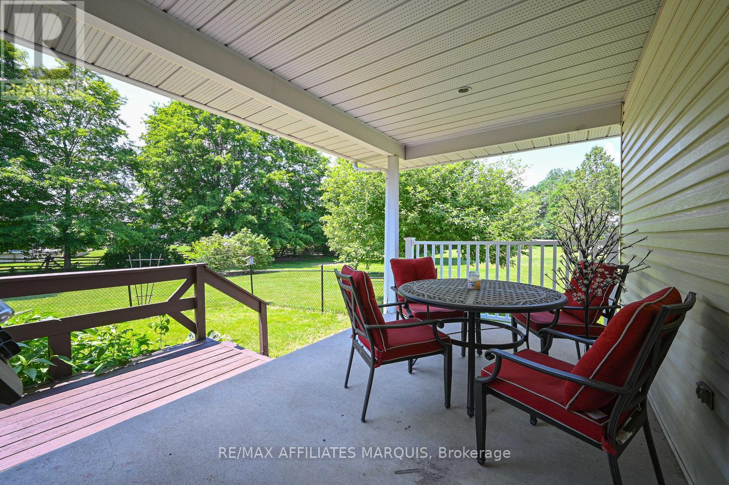 4 DAVIS LANE - 36