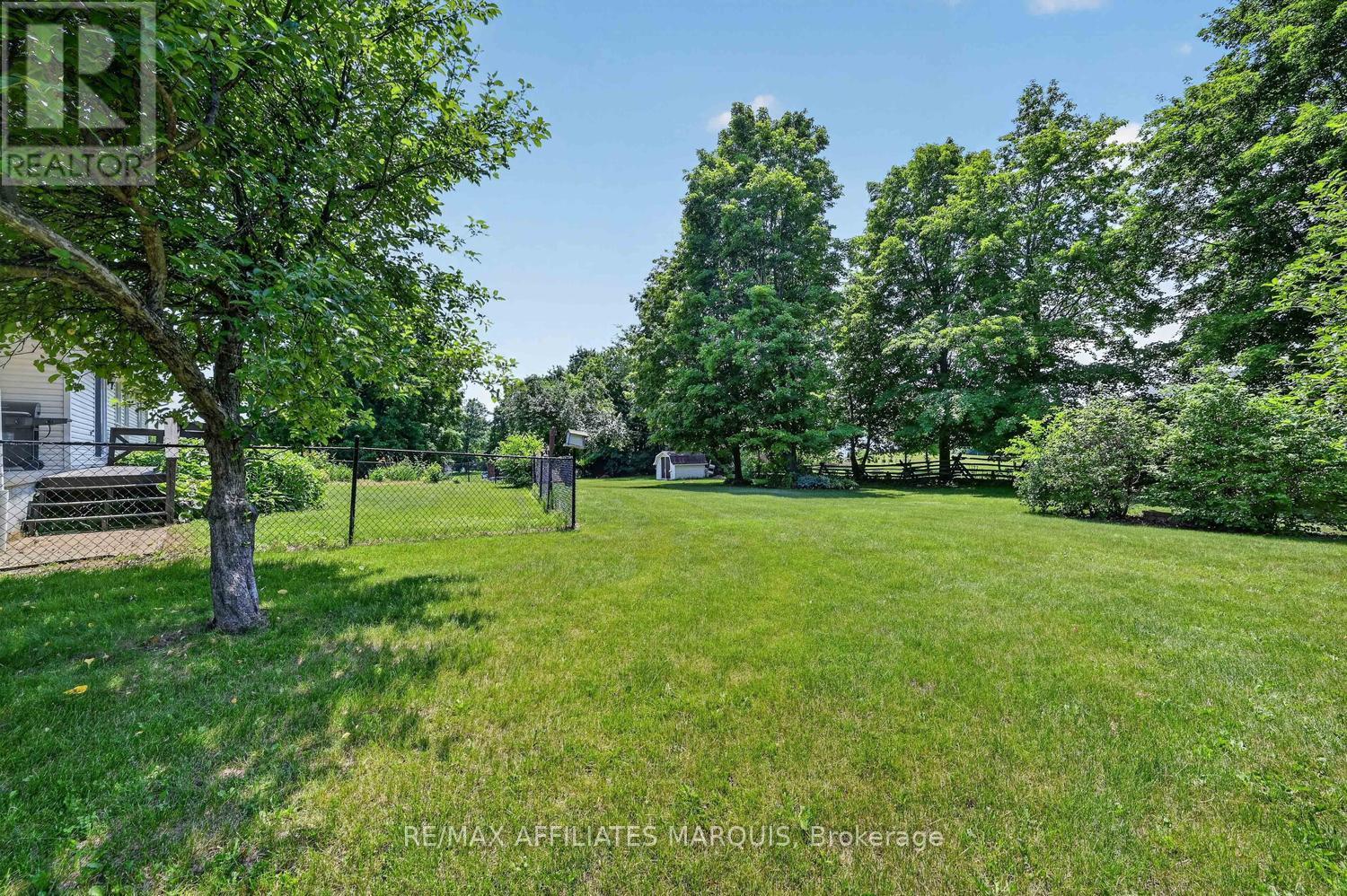 4 DAVIS LANE - 39