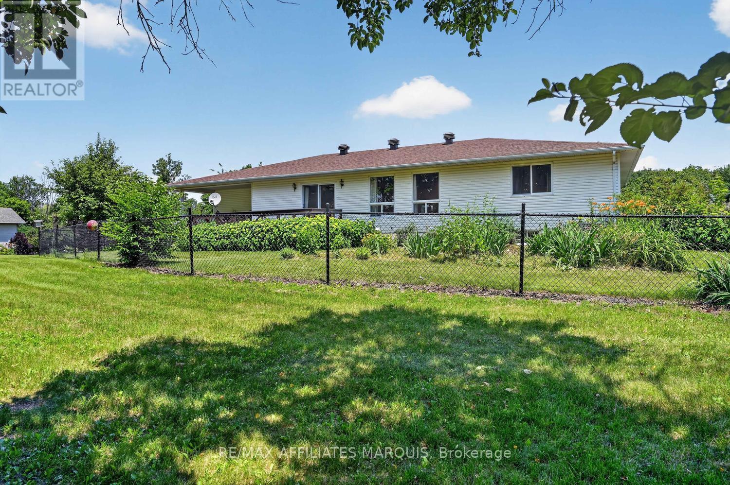 4 DAVIS LANE - 41