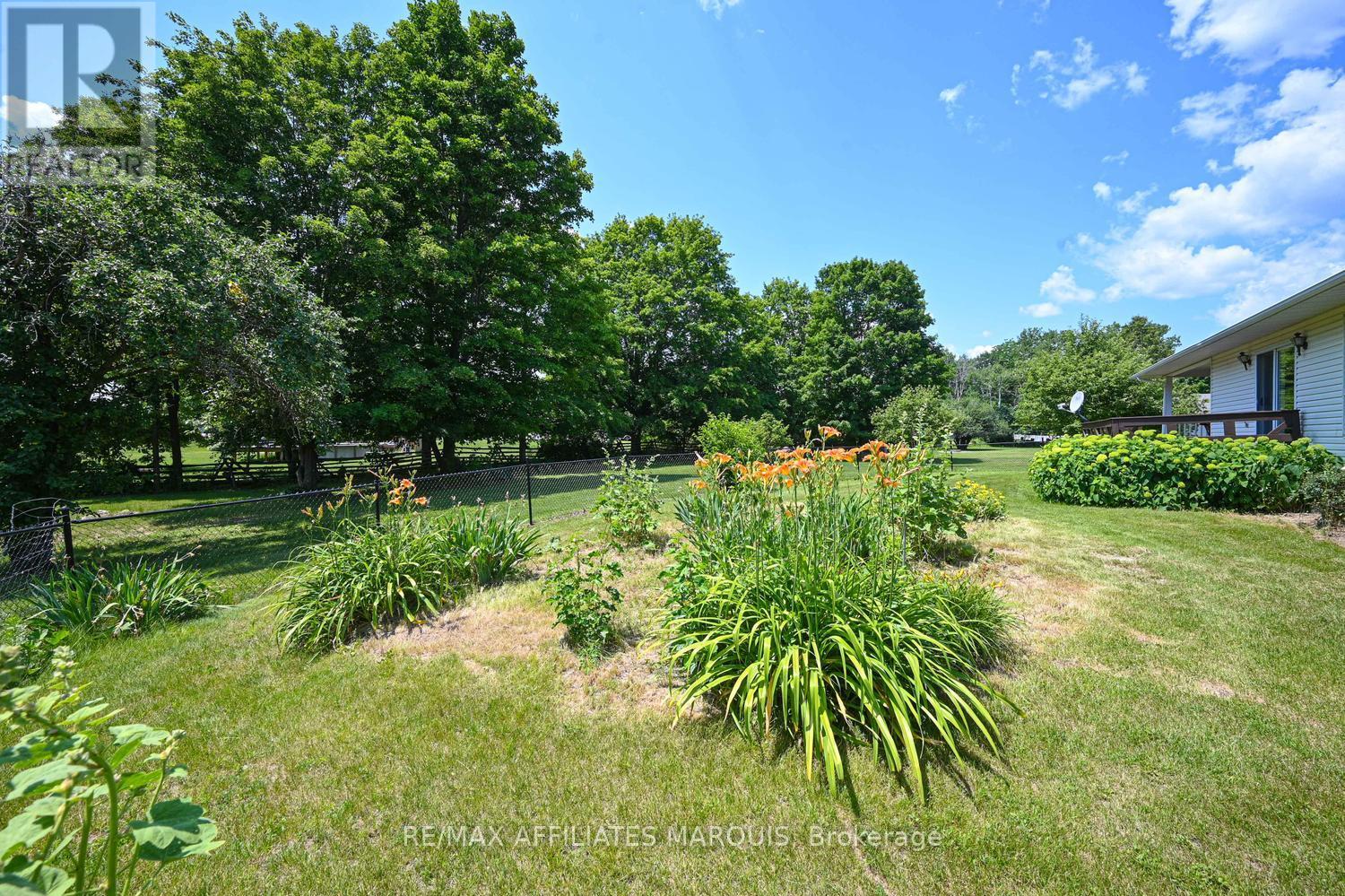4 DAVIS LANE - 43