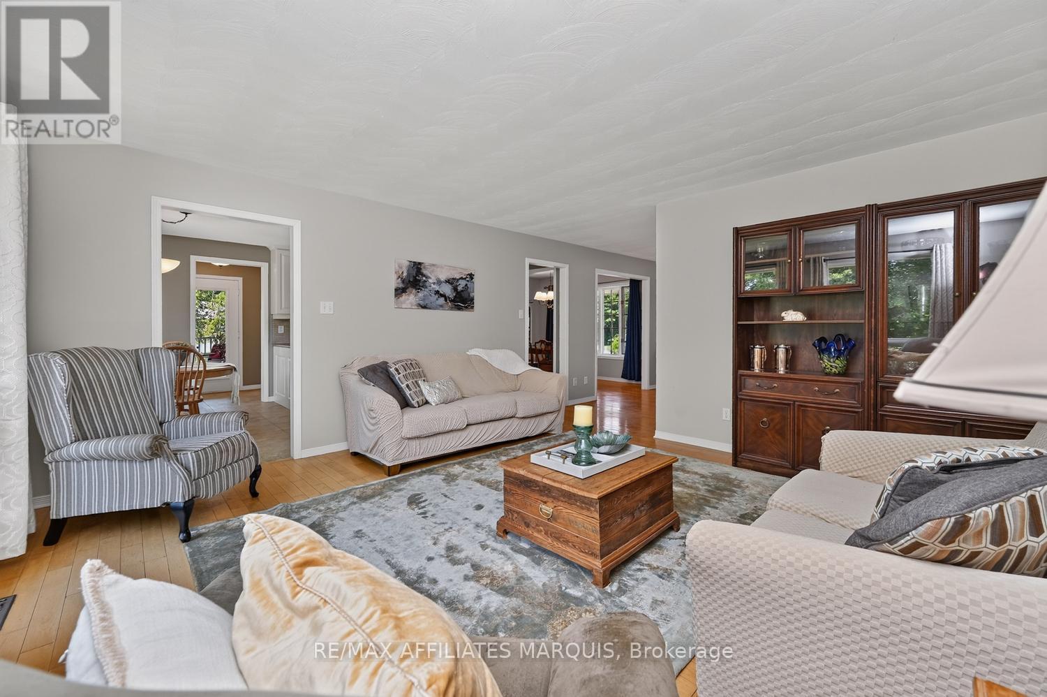 4 DAVIS LANE - 8