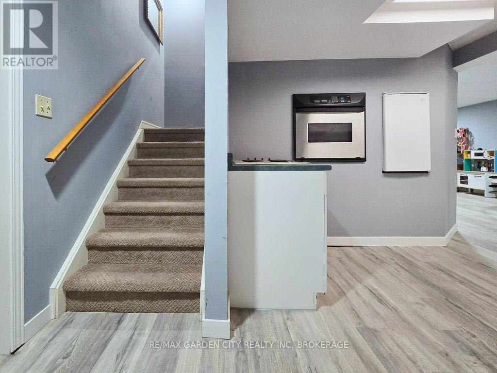 20 CONSIGLIA DRIVE - 33