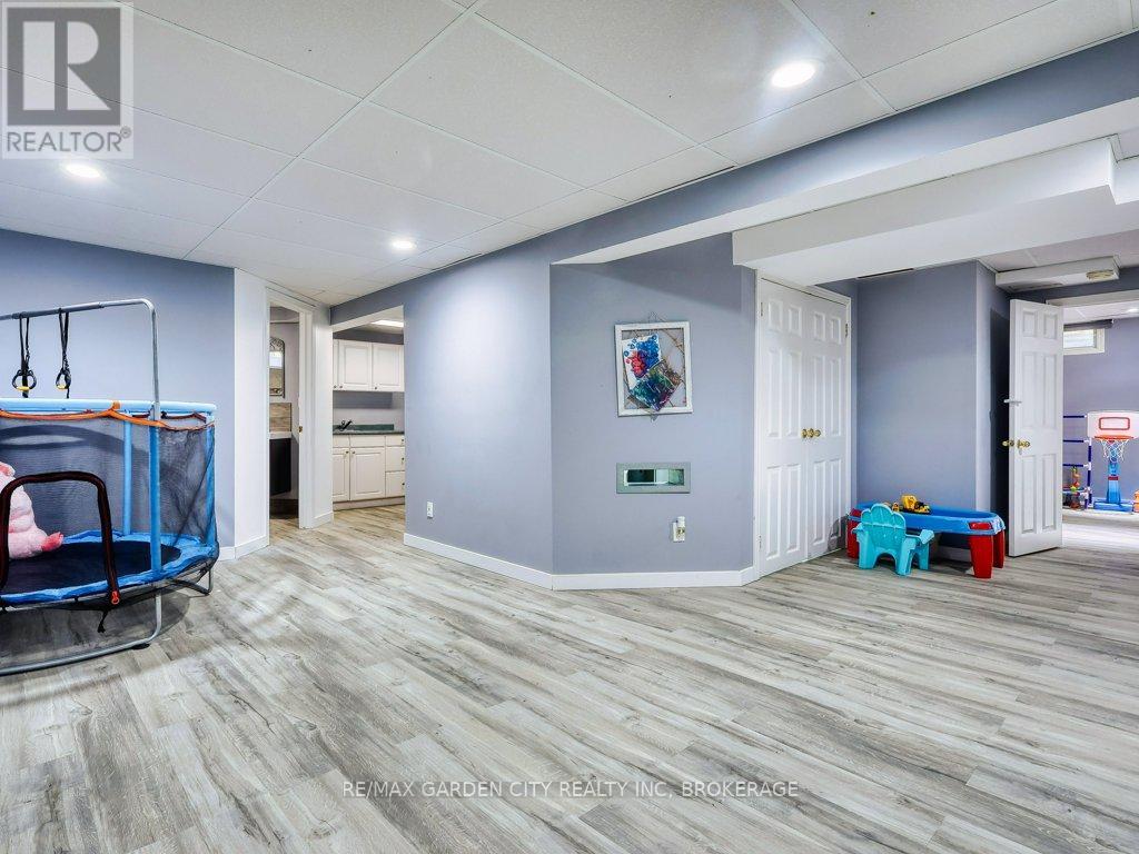 20 CONSIGLIA DRIVE - 36