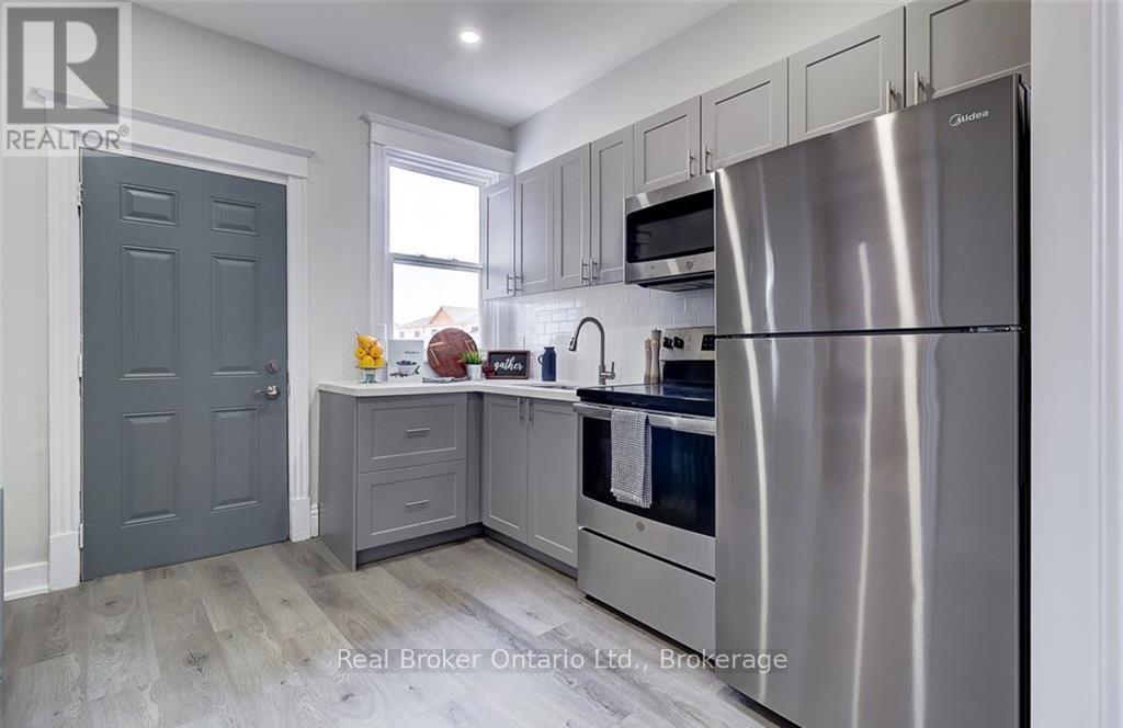 647 WILSON STREET - 15