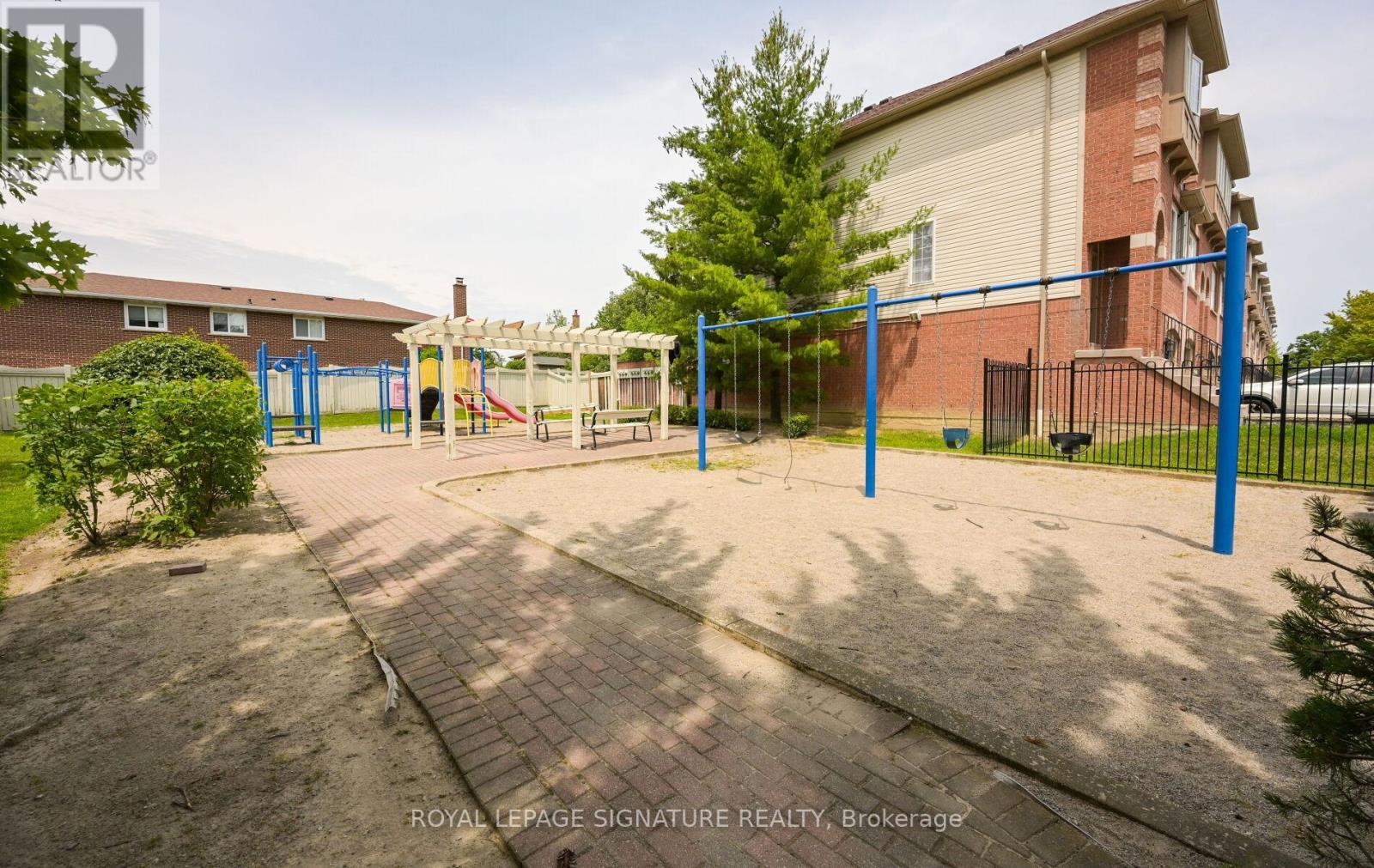 #21 3020 CEDARGLEN GATE - 32