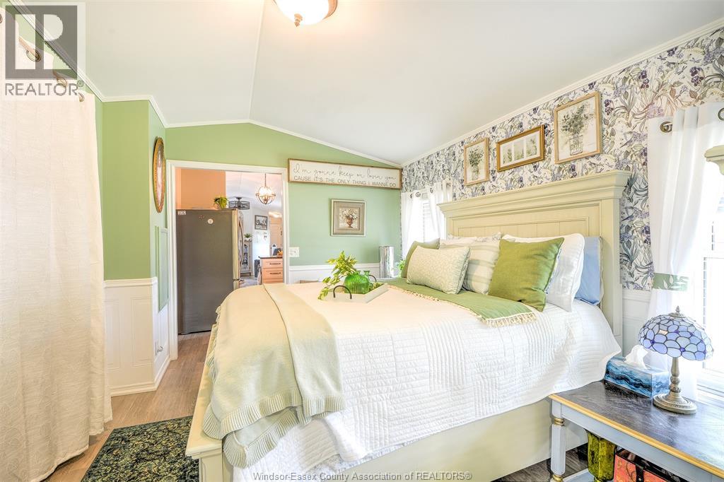 54 MALDEN HILL - 26