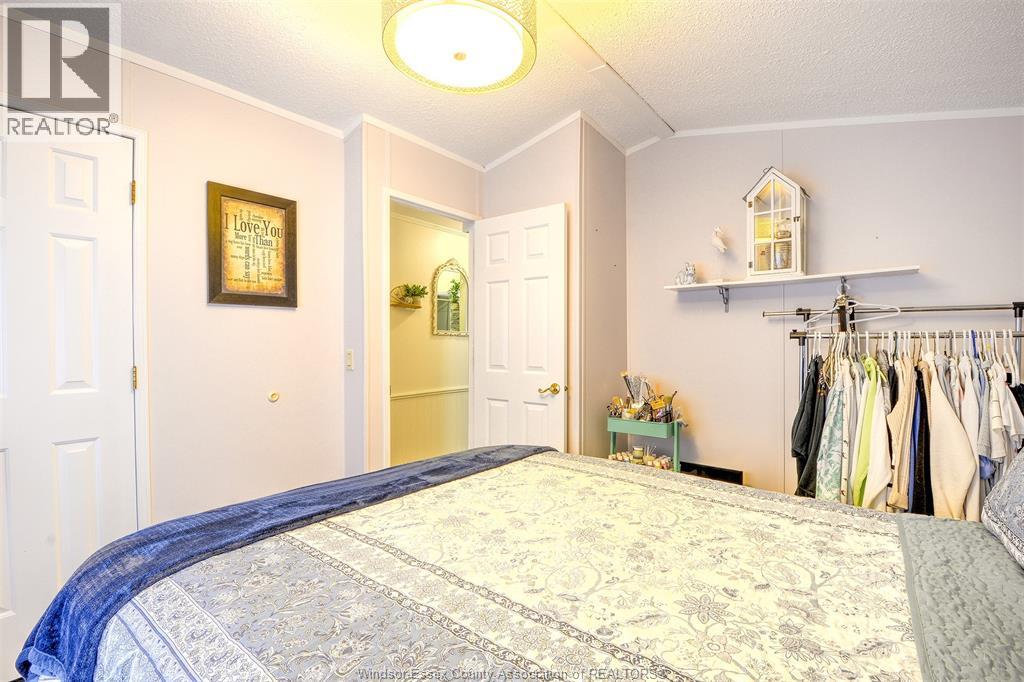 54 MALDEN HILL - 31