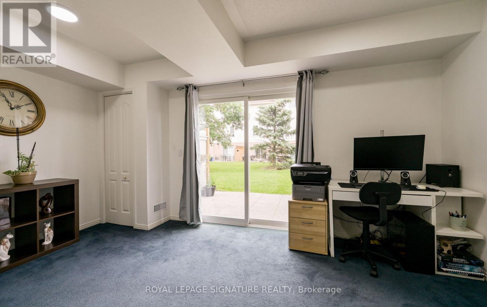 #21 3020 CEDARGLEN GATE - 27