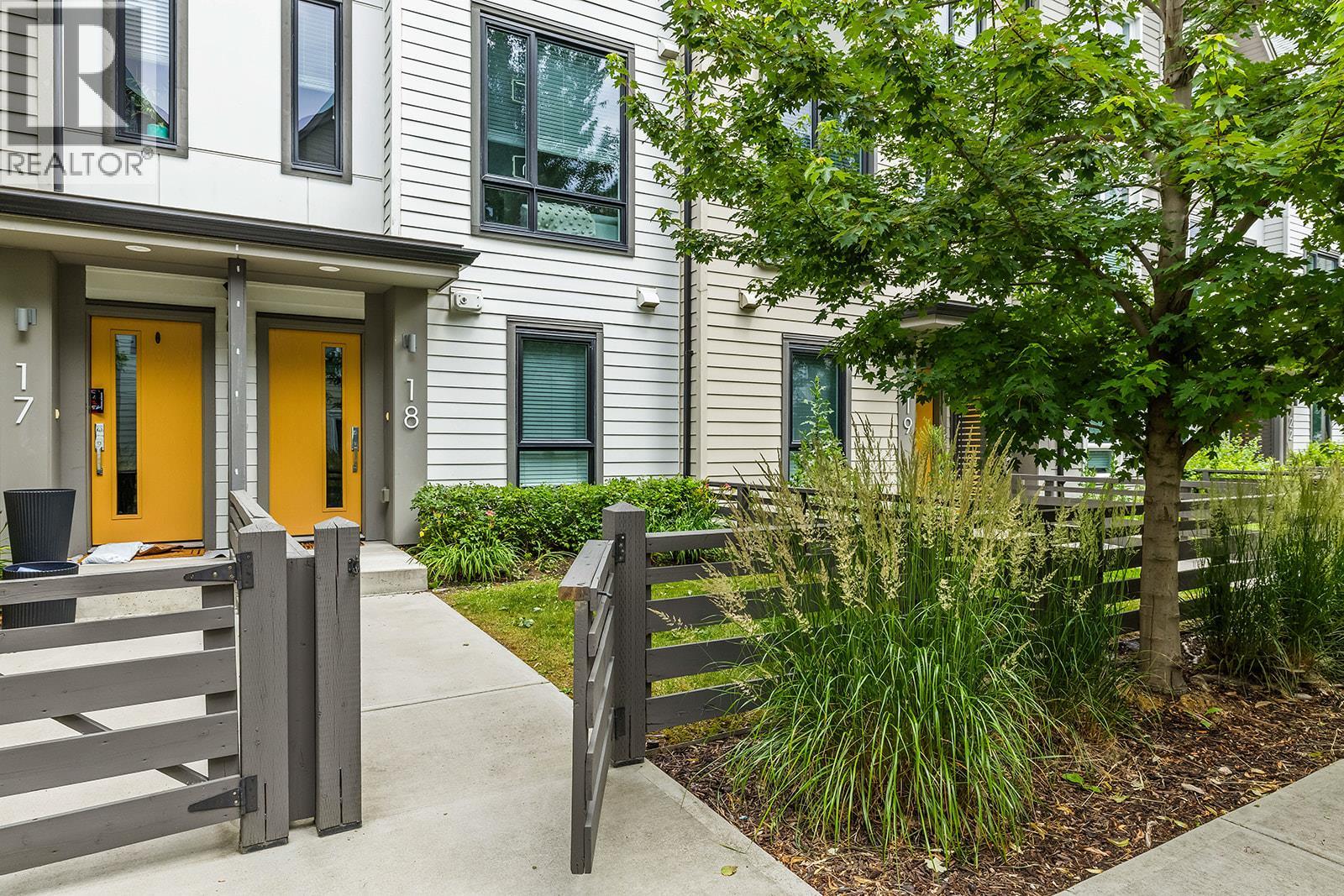 #18 170 Celano Crescent - 1