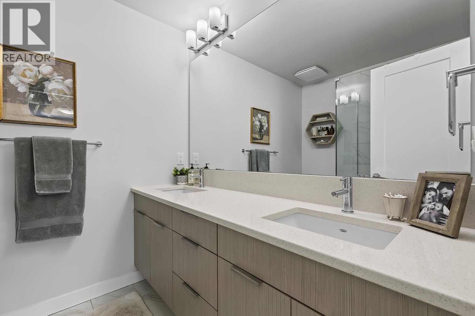 #18 170 Celano Crescent - 45