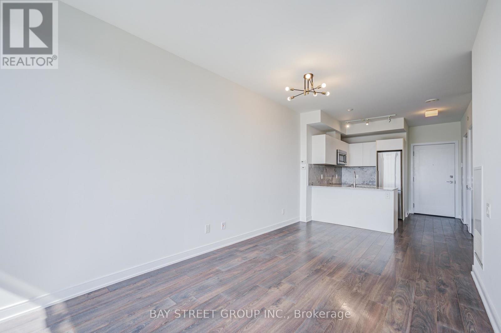 #2706 57 ST. JOSEPH STREET - 10