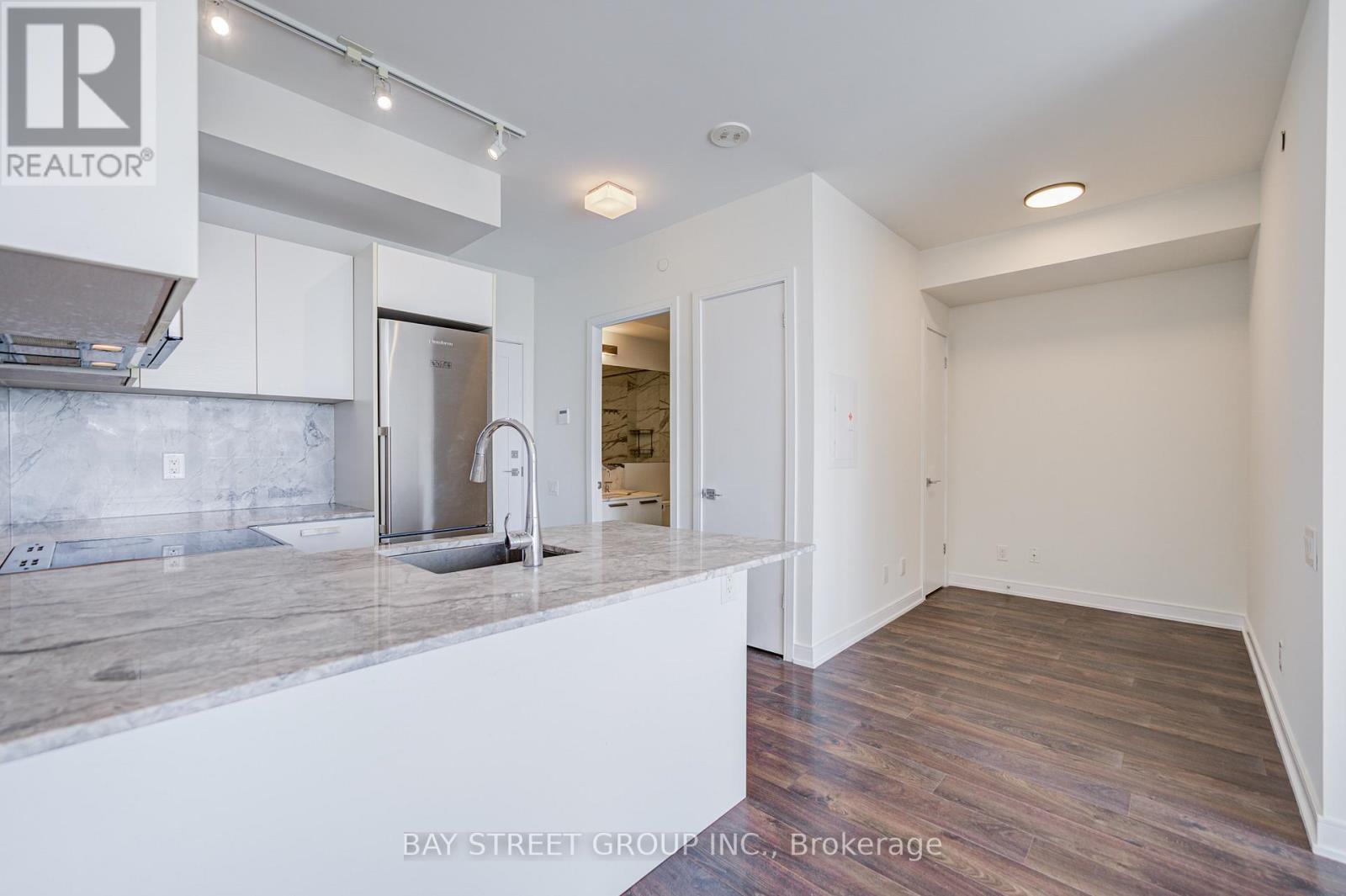 #2706 57 ST. JOSEPH STREET - 11