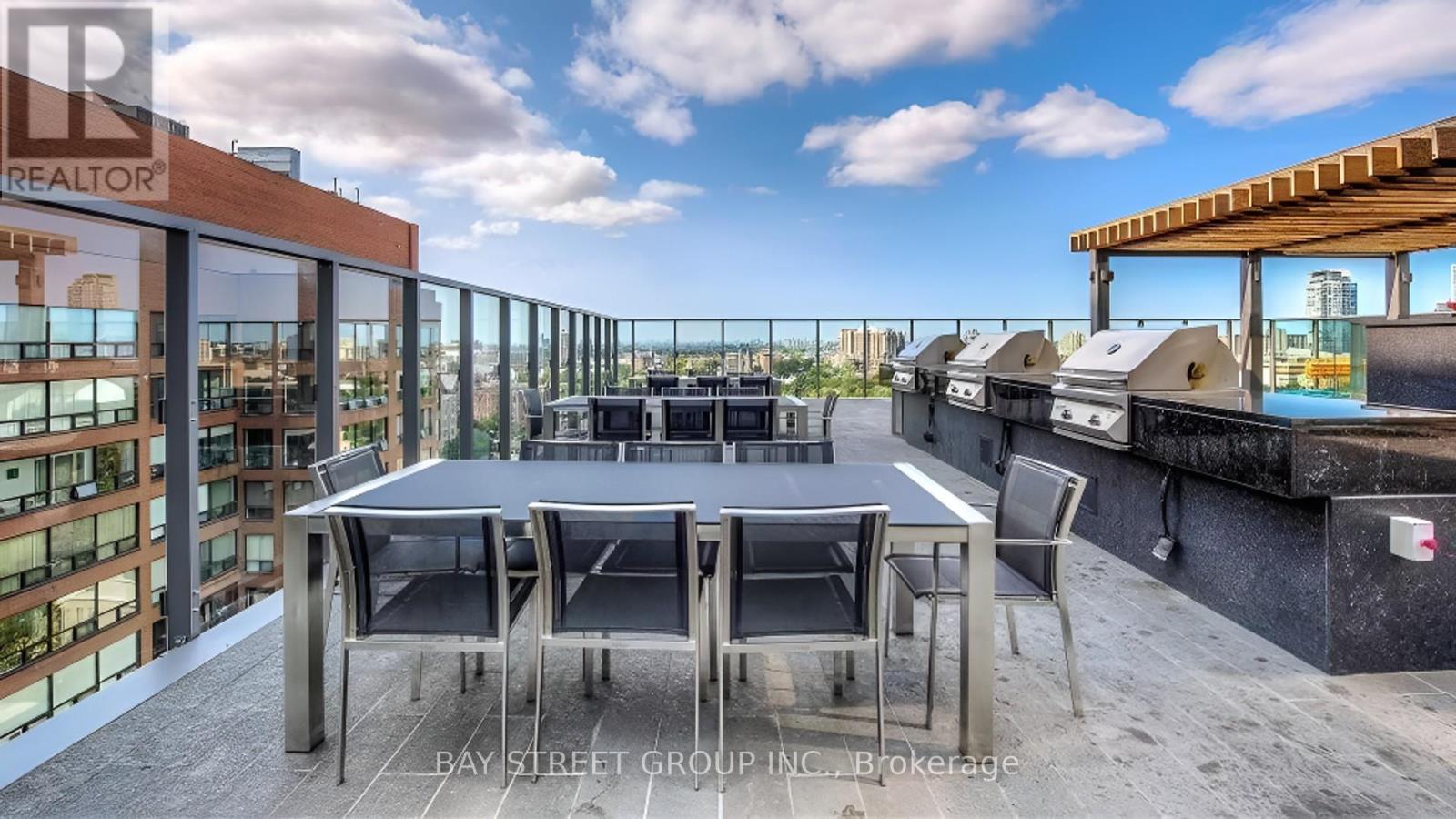 #2706 57 ST. JOSEPH STREET - 25