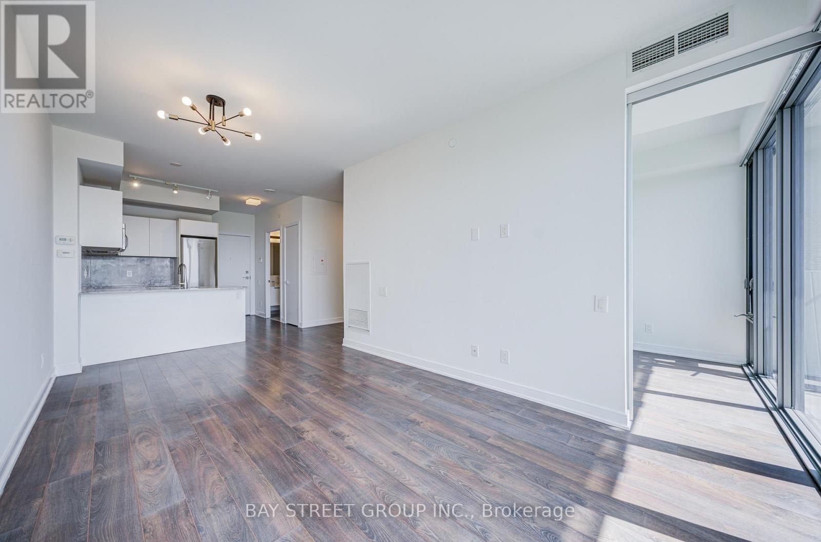 #2706 57 ST. JOSEPH STREET - Image 9