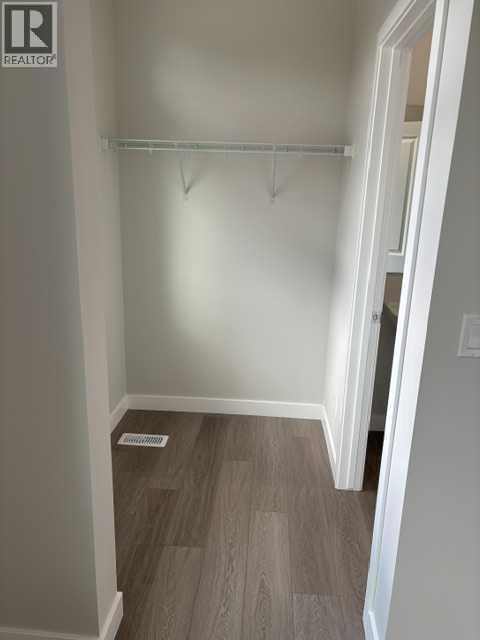 619 Savanna Crescent NE - 13