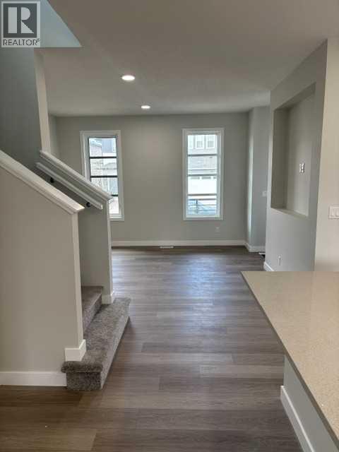 619 Savanna Crescent NE - 18
