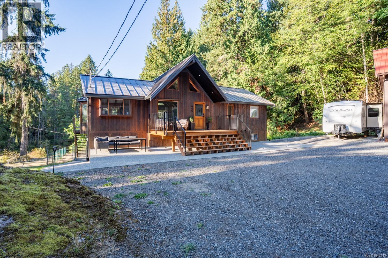 995 Nanaimo River Rd - 29