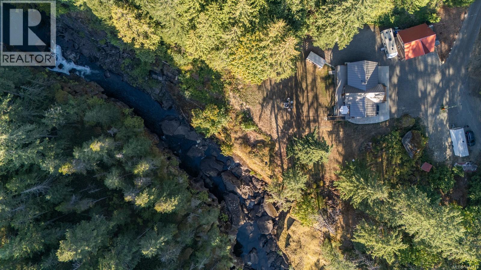 995 Nanaimo River Rd - 25