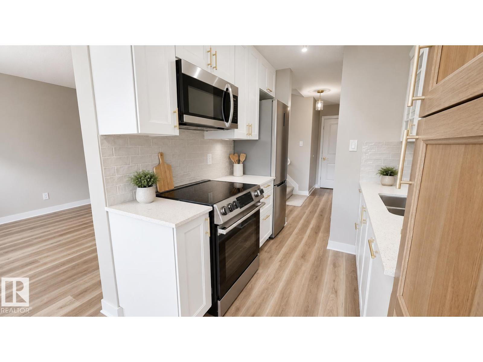 #205 11429 124 ST NW - 5