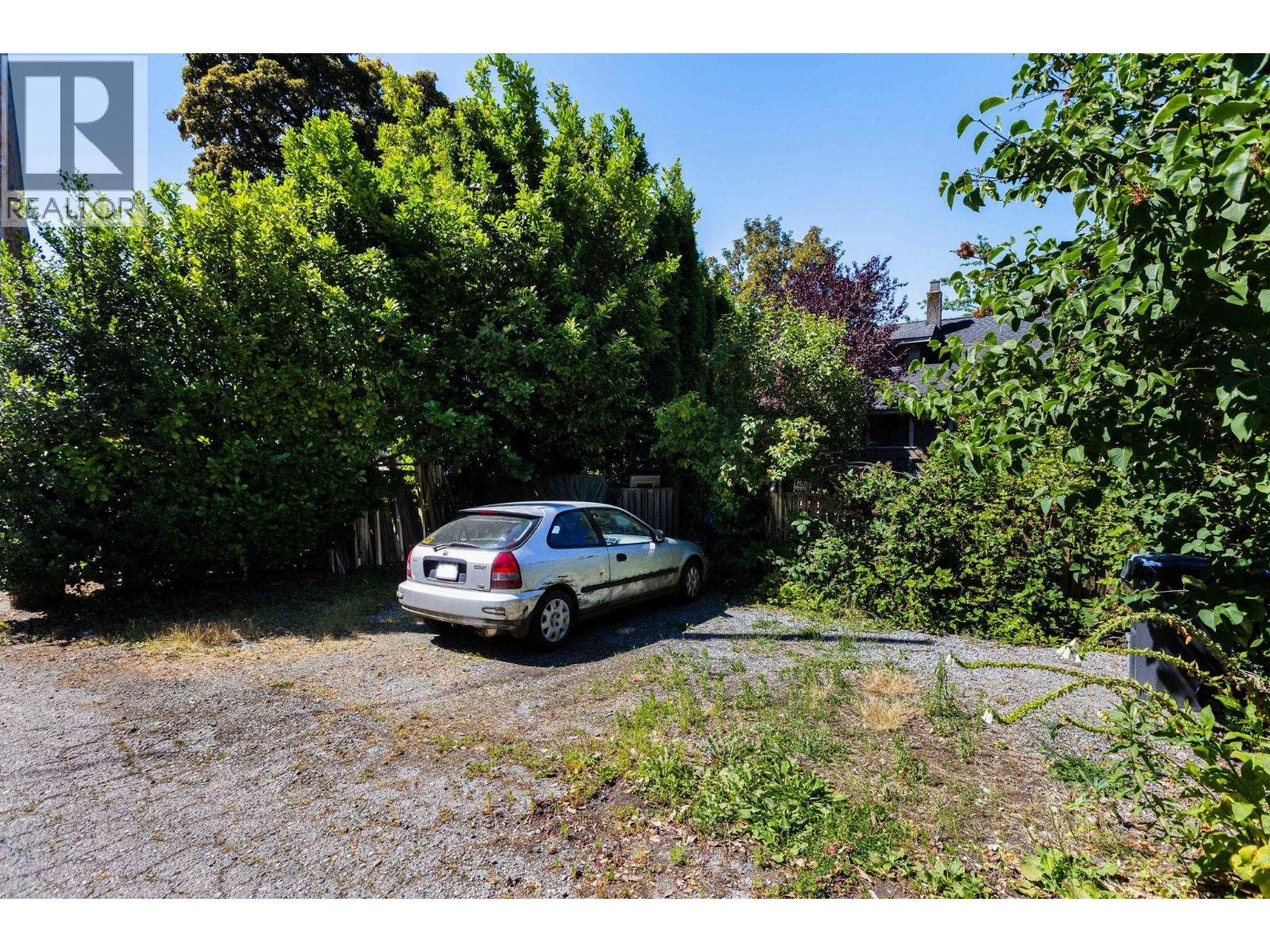 415 SEVENTH STREET, New Westminster