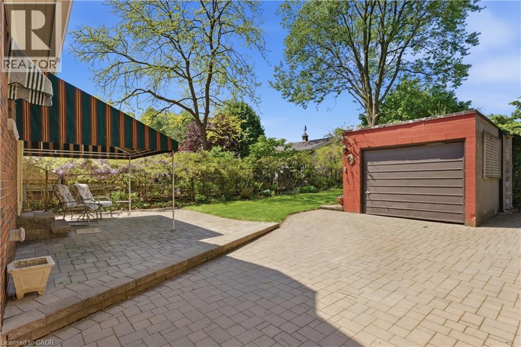 15 1/2 WOLSELEY Avenue - 19