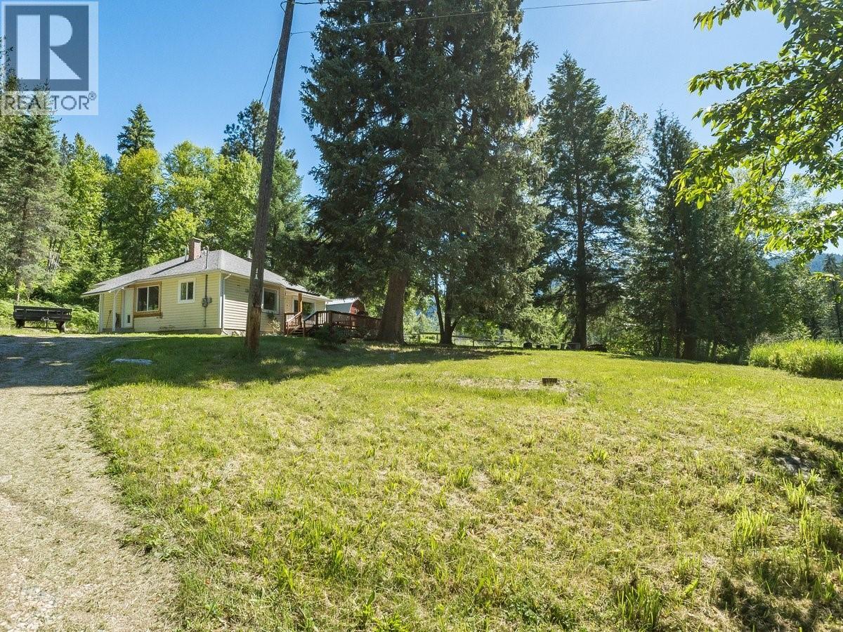 5875 SLOCAN RIVER Road - 11
