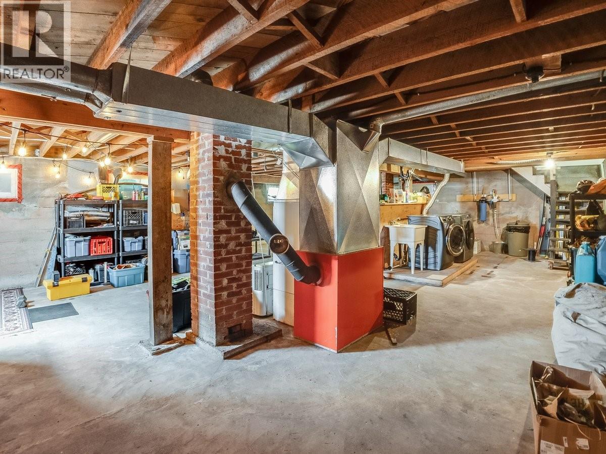 5875 SLOCAN RIVER Road - 24