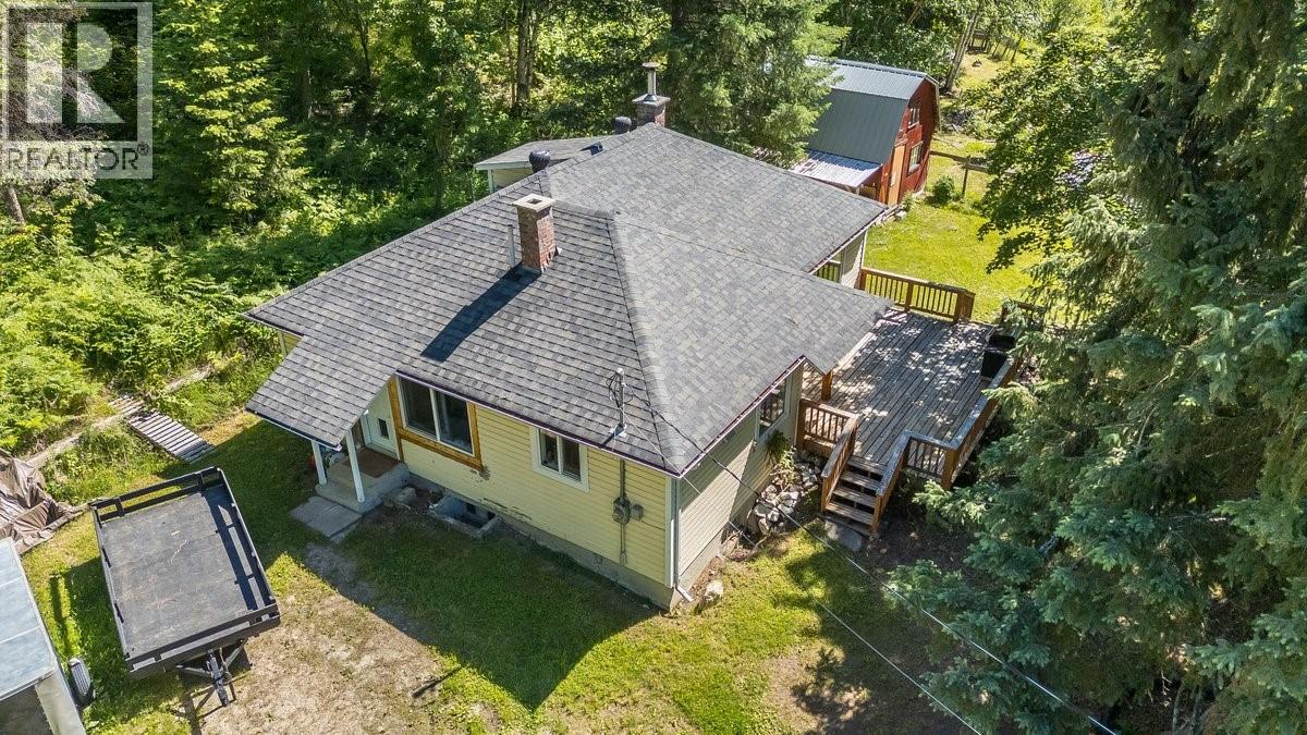 5875 SLOCAN RIVER Road - 8