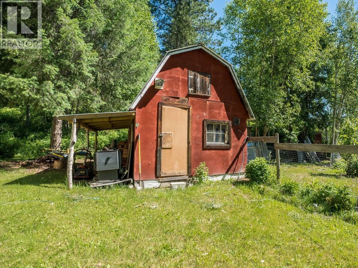 5875 SLOCAN RIVER Road - 18
