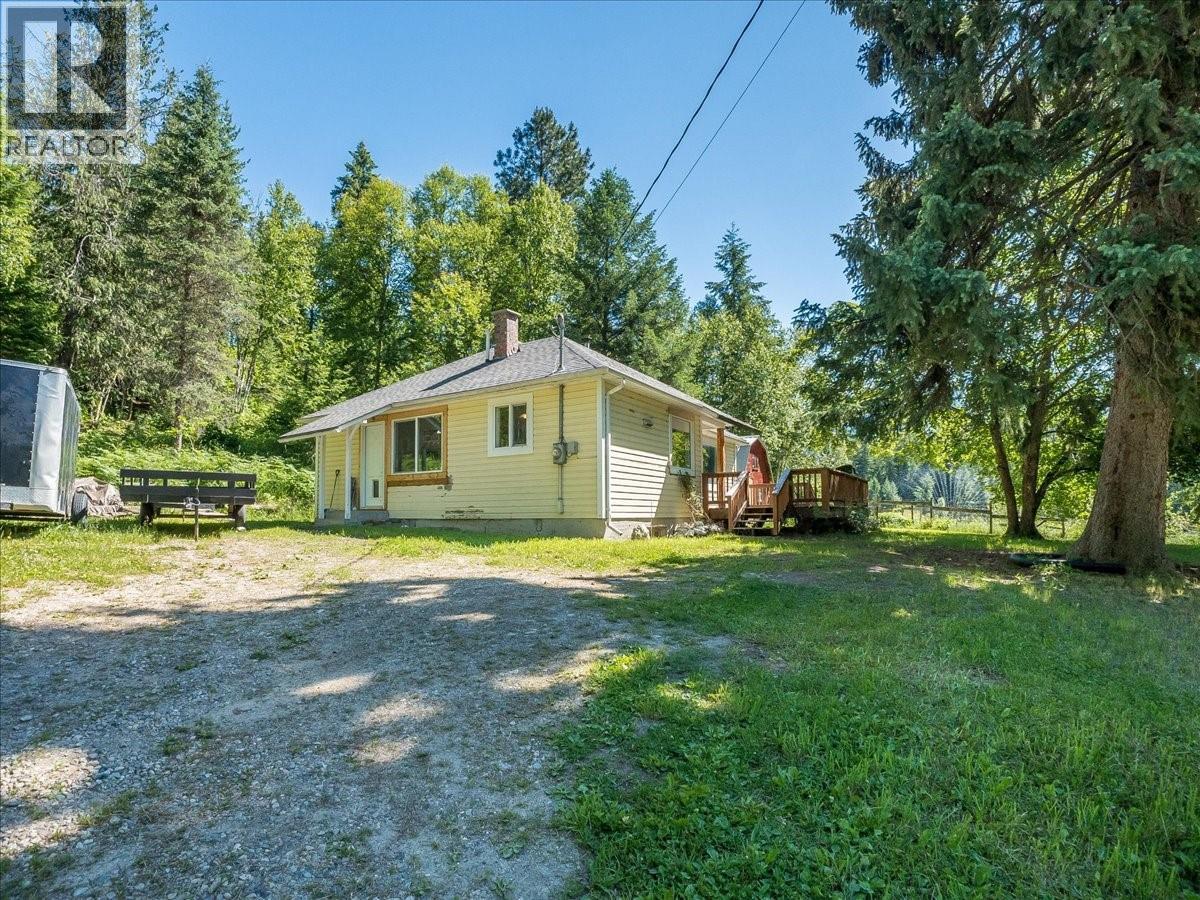 5875 SLOCAN RIVER Road - 1