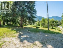 5875 Slocan River Road, Winlaw, BC V0G2J0 Photo 43