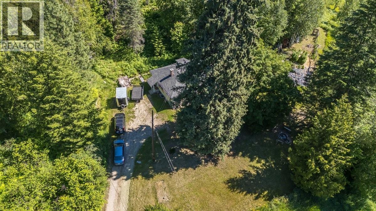 5875 SLOCAN RIVER Road - 2