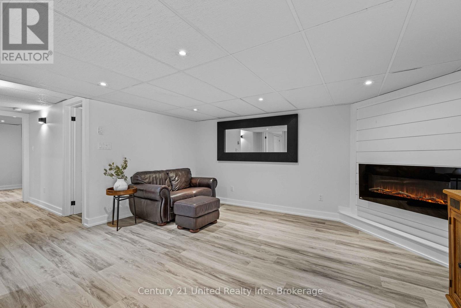 31 RIVER STREET - 35